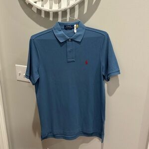 NWOT- Men’s classic Fit Polo size Small